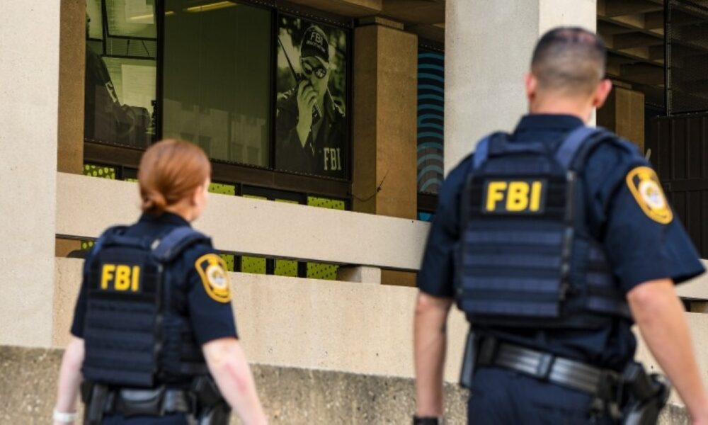 إحباط هجوم دموي: الـFBI يحمي معابد يهودية وشخصيات عامة