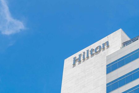 هل تستعد InterGroup لتحقيق أداء متفوق ضمن أفضل 100 سهم للشراء؟