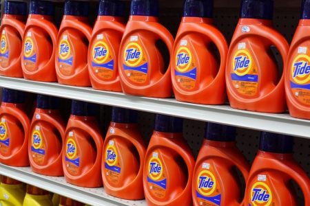 أحدث شركة P&G تشير إلى تباين الإنفاق الاستهلاكي مع ارتفاع الأرباح مع الطلب على مستحضرات التجميل