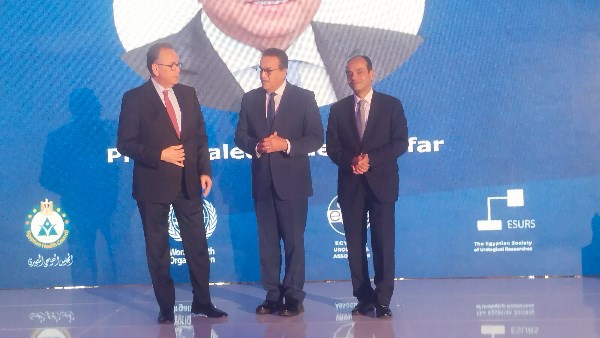 وزير الصحة : قانون المسئولية الطبية حماية للطبيب والمريض