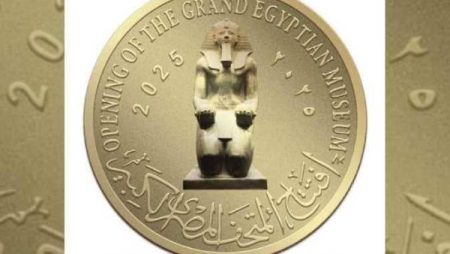 إصدار عُملات تذكارية «ذهب وفضة» بمناسبة افتتاح المتحف المصري الكبير | شاهد