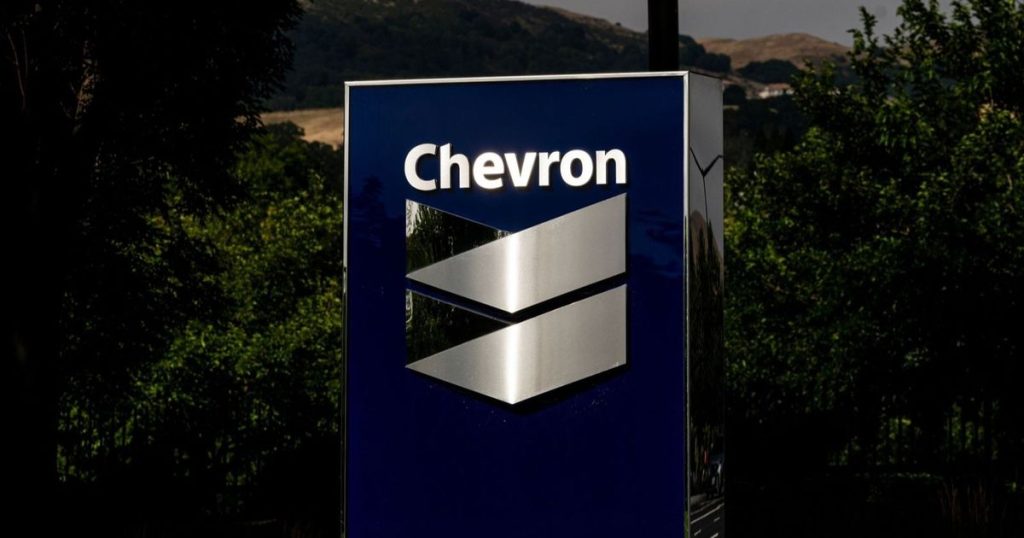 أرباح “شيفرون” تتجاوز التوقعات بفضل صفقة “هيس” التي عززت إنتاج النفط