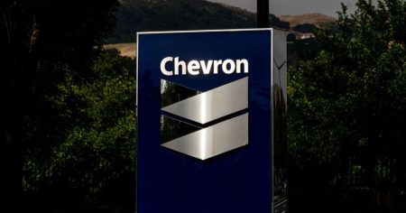 أرباح “شيفرون” تتجاوز التوقعات بفضل صفقة “هيس” التي عززت إنتاج النفط