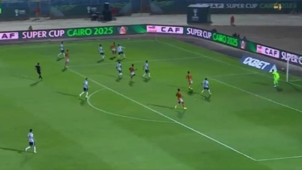 30 دقيقة.. تعادل سلبي بين بيراميدز ونهضة بركان في نهائي كأس السوبر الإفريقي
