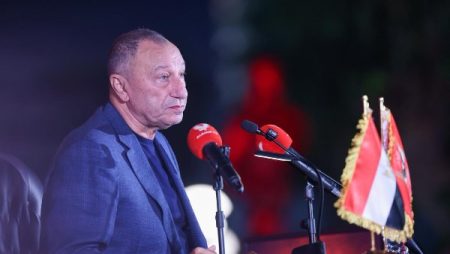 مصطفى عبده: الخطيب غير راضٍ عن أداء الأهلي ويفكر في تدعيمات يناير