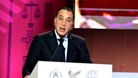 رئيس الوزراء: برامج الإصلاح الاقتصادي توازن بين النمو والحماية الاجتماعية