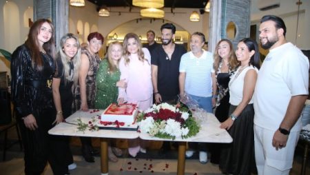 بوسي شلبي وإيهاب فهمي أبرز الحضور.. أمل رزق تحتفل بعيد ميلاد نهال عنبر