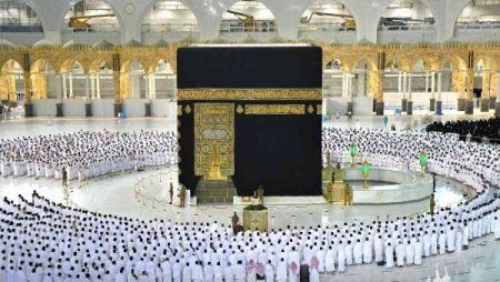 مضاعفة عقوبات شركات السياحة المخالفة المنظمة للحج في هذه الحالة بالقانون