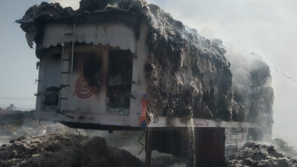 اندلاع حريق في سيارة محملة قطن بأسيوط