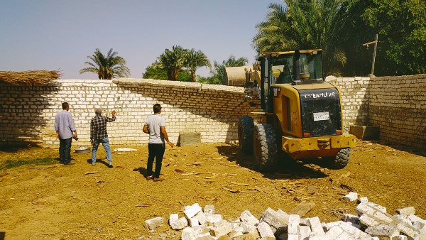 محافظ أسيوط: إزالة 95 حالة تعدِ على أراضي الدولة واسترداد أكثر من 2000 فدان