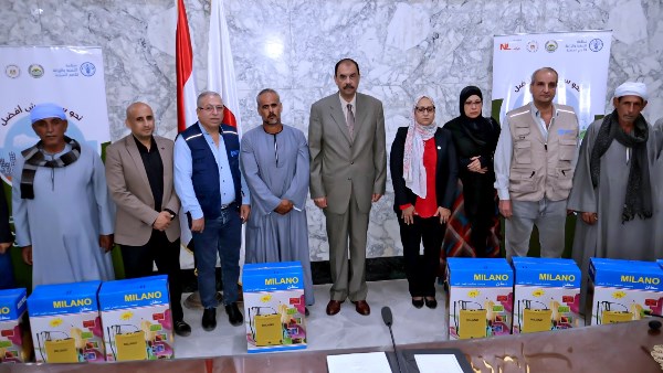 تخريج مدارس المزارعين الحلقية بمشروع تحديث تقنيات الري في سوهاج تخريج مدارس المزارعين الحلقية بمشروع تحديث تقنيات الري في سوهاج