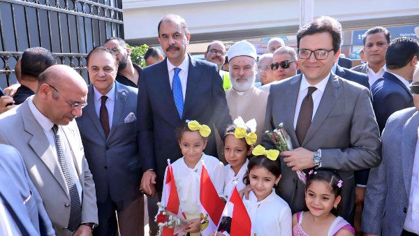 وزير الثقافة ومحافظ سوهاج يفتتحان قصر ثقافة الطفل بعد تطويره