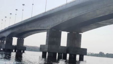 حقيقة تأثر كوبرى كلابشة بأسوان نتيجة اصطدام باخرة سياحية