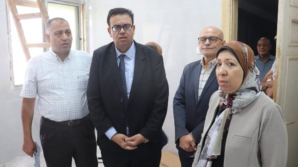 عميد طب طنطا يتفقد تجهيزات معمل السموم والمخدرات بقسم الطب الشرعي
