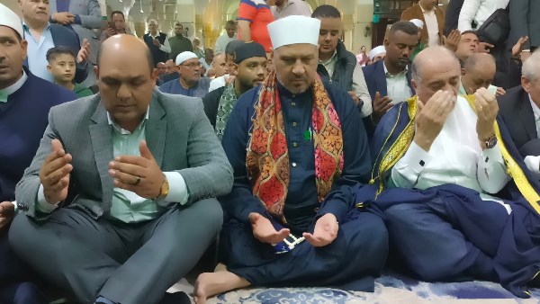 عبد الهادي القصبي ومجدي عاشور في احتفالية الطرق الصوفية بمولد الدسوقي.. صور