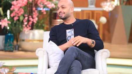 أحمد مراد: نجيب محفوظ ربّاني أدبيًا منذ الصغر.. فيديو