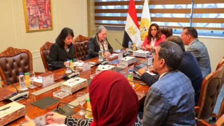 خطة اقتصادية في التنمية المحلية تخص الموظفين .. تفاصيل مهمة