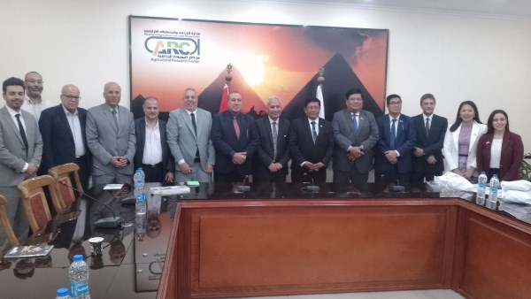 استجابة لدعوة فاروق..  وفد ميانماري يزور مركز البحوث الزراعية ويطلع على جهود معهد القطن