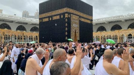 دعاء الذهاب للعمرة .. ردده بيقين يرزقك الله زيارة بيته الحرام