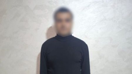 الداخلية تكشف تفاصيل إلقاء شخص الحجارة على سيارة مواطن بالفيوم