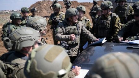 إذاعة جيش الاحتلال: وقف إطلاق النار دخل حيز التنفيذ والقوات ستنسحب نحو الخط الأصفر