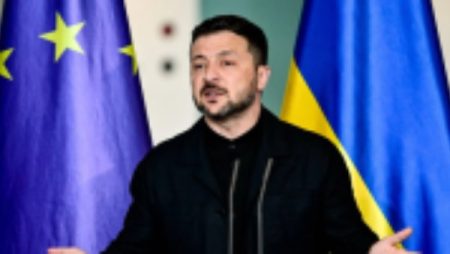 زيلينسكي يلتقي بمسئولين من شركة أمريكية تصنع صواريخ باتريوت وتوماهوك