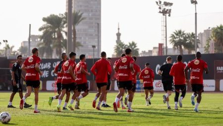 الأهلي يتظلم ضد الحكم السنغالي.. ويطلب عدم إيقاف جراديشار