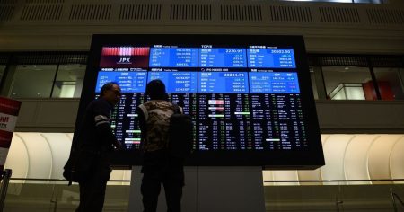 الأسهم الآسيوية وأسعار السلع الأساسية ترتفع بدعم من التفاؤل التجاري