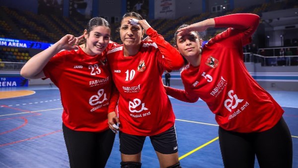 سيدات الأهلي لكرة اليد أمام فلاورز البنيني في ربع نهائي بطولة إفريقيا