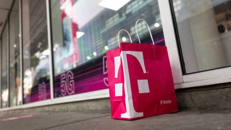 T-Mobile تقيد الخصم المحبوب، مما يثير غضب العملاء