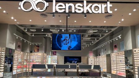 تسعى شركة التجزئة الهندية للنظارات Lenskart إلى تقييم الاكتتاب العام بقيمة 8 مليارات دولار