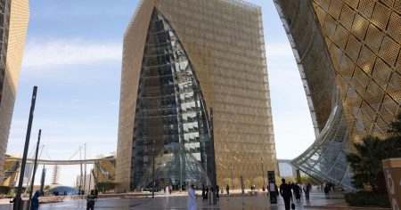 الاستثمارات الأجنبية ببورصة السعودية تسجل رقماً قياسياً وسط جهود إصلاح السوق