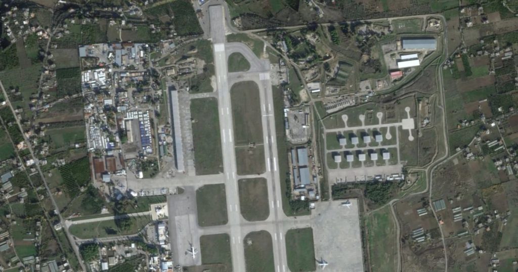 روسيا تستأنف رحلاتها العسكرية إلى سوريا مع إعادة العلاقات