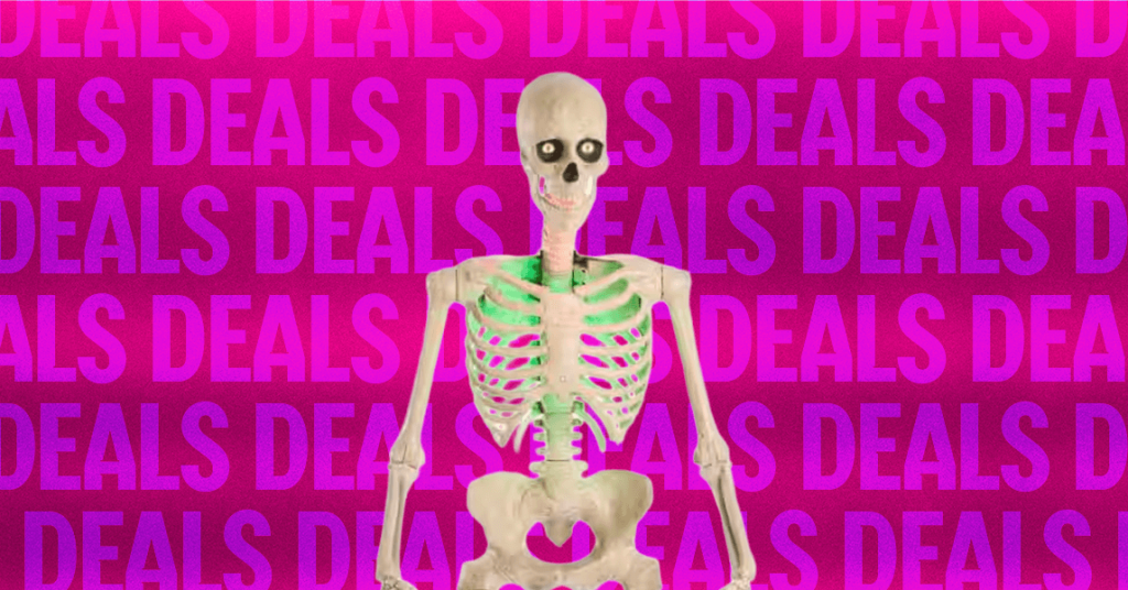 يتم خصم 75 بالمائة من High Tech Skelly (وكلبها الكبير أيضًا) في Home Depot