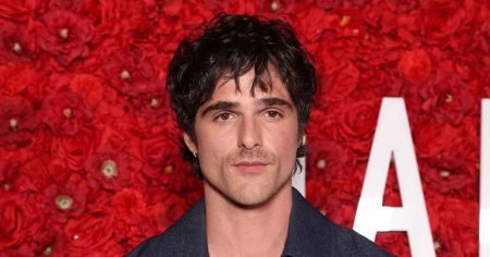 داخل تاريخ المواعدة لجاكوب إلوردي: أوليفيا جايد جيانولي، جوي كينغ، زيندايا والمزيد