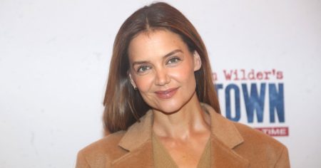 نظرة أحذية Katie Holmes Retro Retro معروضة أخيرًا على أيام الصفقة الكبيرة – تسير بسرعة