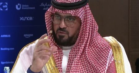 وزير الاقتصاد: اعتماد السعودية المباشر وغير المباشر على النفط تراجع من 90% إلى 68%