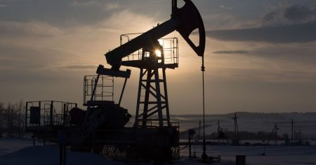 أسعار النفط تستقر مع ترقب الأسواق لمشتريات الهند والصين