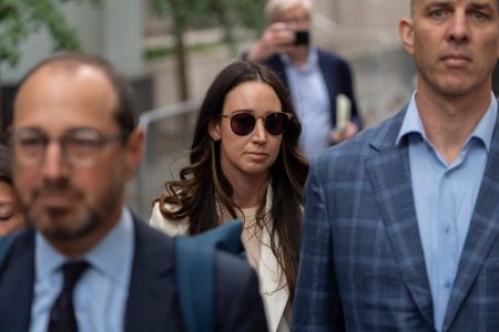 يريد JPMorgan Chase دفع علامة قانونية بقيمة 115 مليون دولار للمحتالين المدانين