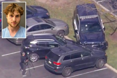 دالتون لي جانيتشيك يسحق رجال الشرطة مع مرسيدس جي واجن: الشرطة