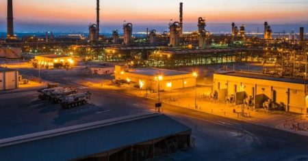 إتمام صفقة بـ11 مليار دولار بين أرامكو و”بلاك روك” خلال مبادرة مستقبل الاستثمار