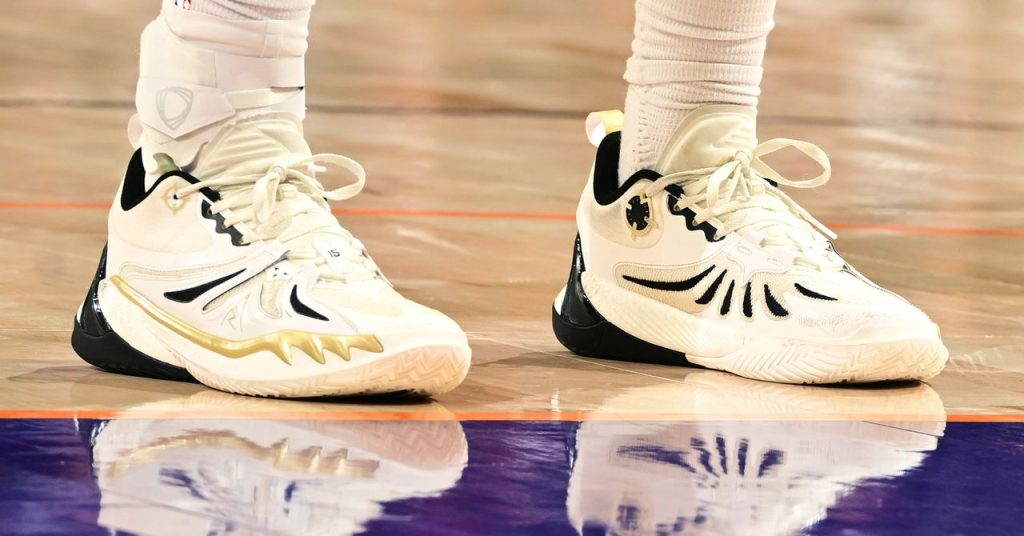 يساعد واقي الكاحل عالي التقنية لاعبي NBA على البقاء في اللعبة