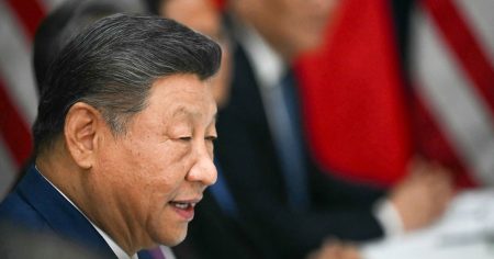 شي يدعو إلى استقرار سلاسل التوريد بعد إبرام هدنة تجارية مع ترمب