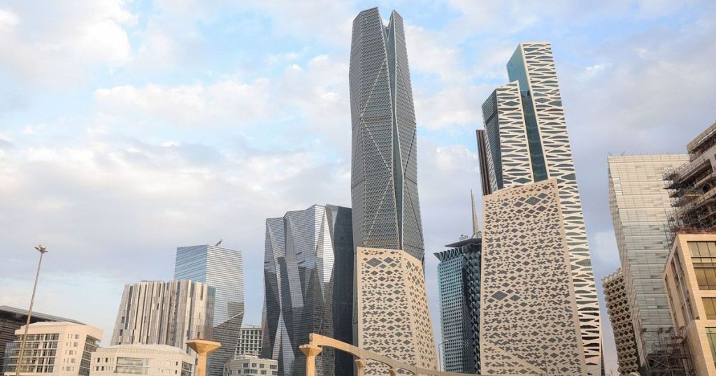 السعودية وبريطانيا توقعان مذكرة تفاهم بـ6.8 مليار دولار لتعزيز أعمال الشركات