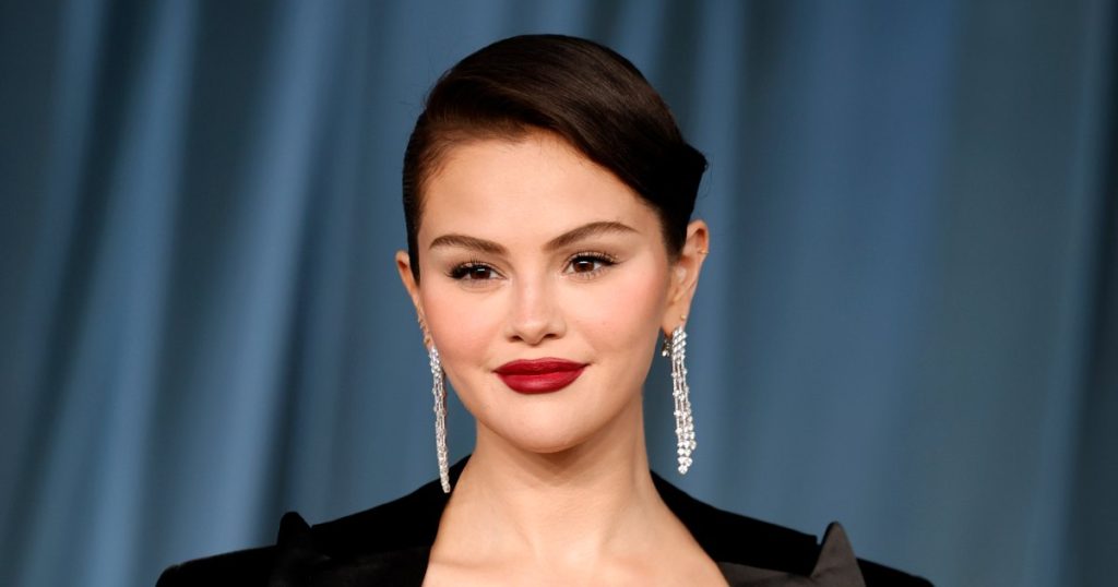 سيلينا غوميز تشارك صورتها الجميلة مع شقيقتها جرايسي