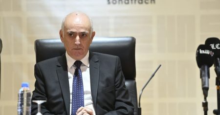 الجزائر تعيّن رئيساً جديداً لـ”سوناطراك” لمواكبة تحولات قطاع الطاقة