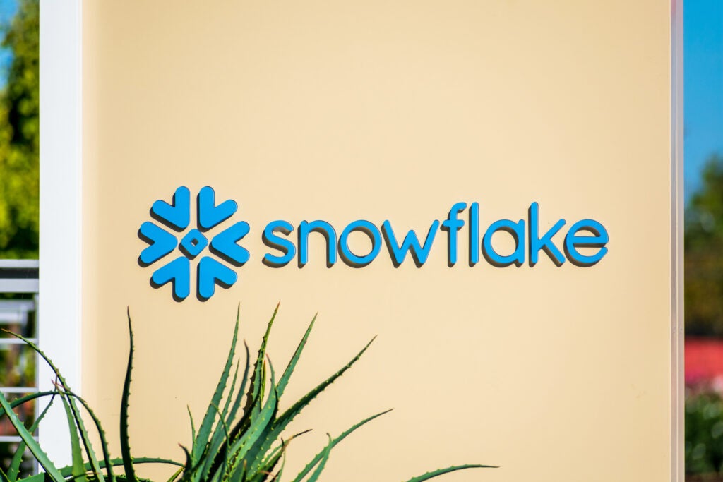 مقابلة CRO الخاصة بشركة Snowflake مع مايك غانون على إنستغرام مع المؤثر جيمس دومولين تؤدي إلى تقديم طلب إلى هيئة الأوراق المالية والبورصة (SEC)