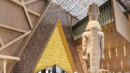 فاروق حسني: كنت على يقين باستكمال الرئيس السيسي للمتحف الكبير