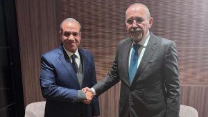 تعزيز التعاون الاقتصادي والاستثماري.. وزير الخارجية يلتقي نظيره الأردني في برشلونة