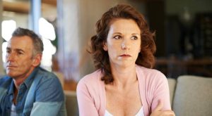 كيفية استخدام 500 ألف دولار من المدخرات لتمويل تعليم الجامعات ومساعدة الأسرة والتقاعد.